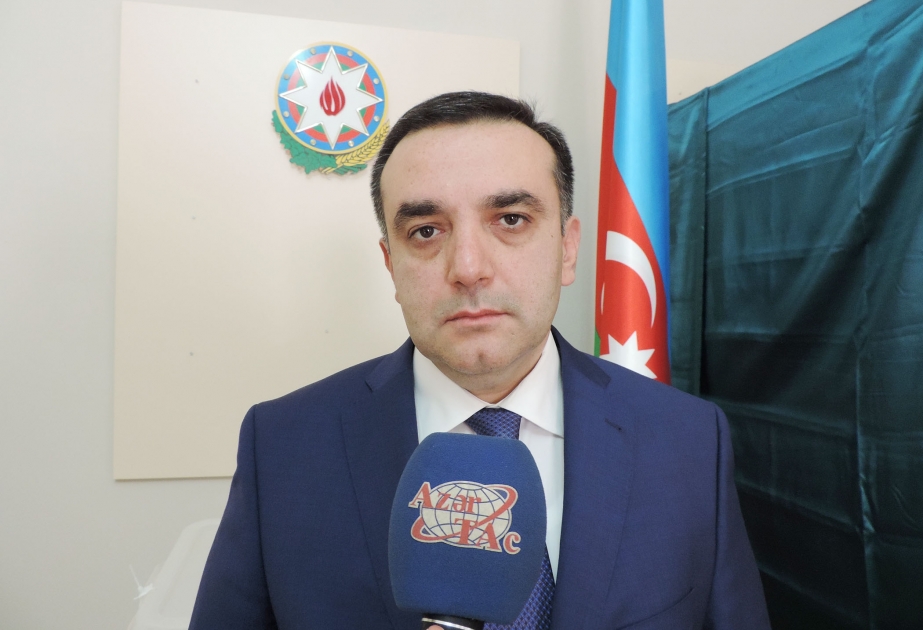 Batumidəki Azərbaycan vətəndaşları Baş konsulluqda yaradılan məntəqədə səs verirlər