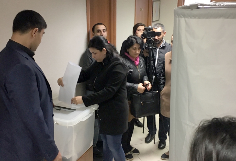 В Генеральном консульстве Азербайджана в Екатеринбурге проходит голосование