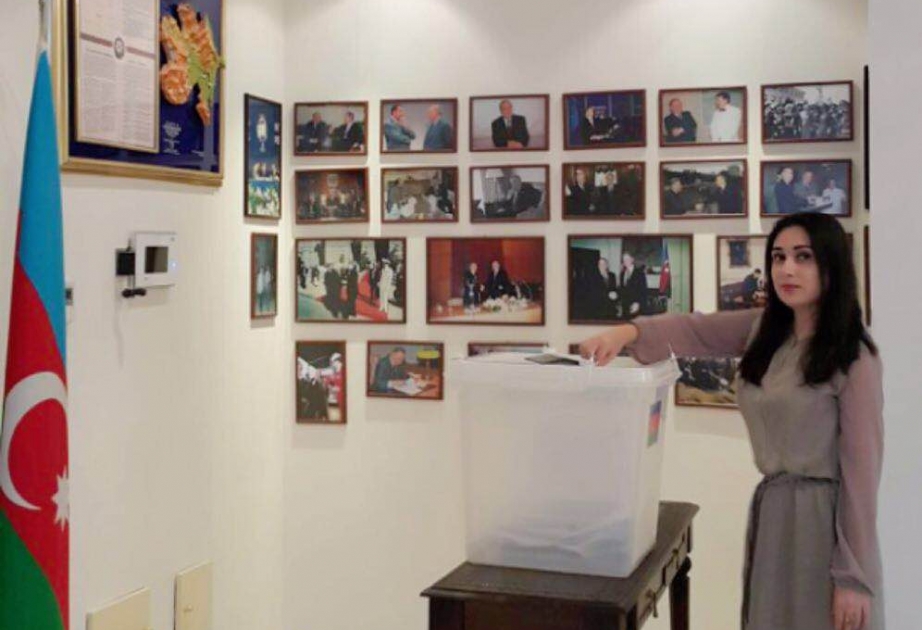 Abu-Dabidəki Azərbaycan vətəndaşlarının 85 faizindən çoxu səsvermədə iştirak edib
