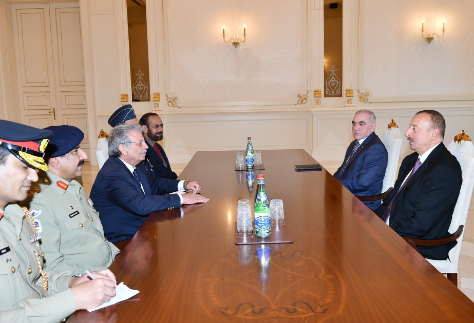 Präsident Ilham Aliyev empfängt Delegation um Pakistans Minister für Rüstungsindustrie VIDEO