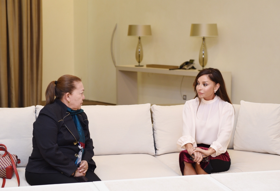 Azerbaijani first lady Mehriban Aliyeva meets with Vice-President of Colombian National Congress