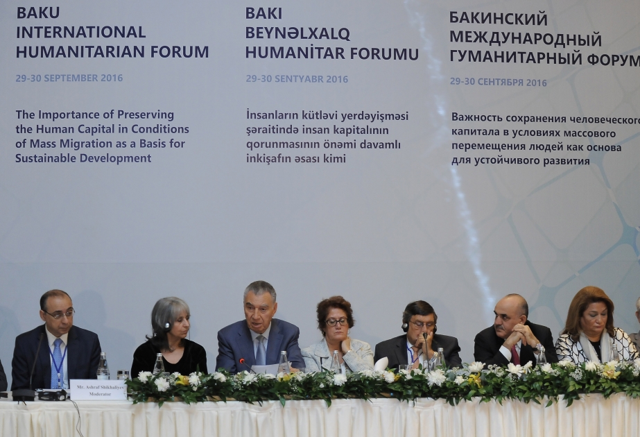Round table of Baku International Humanitarian Forum highlights problems of refugees and IDPs