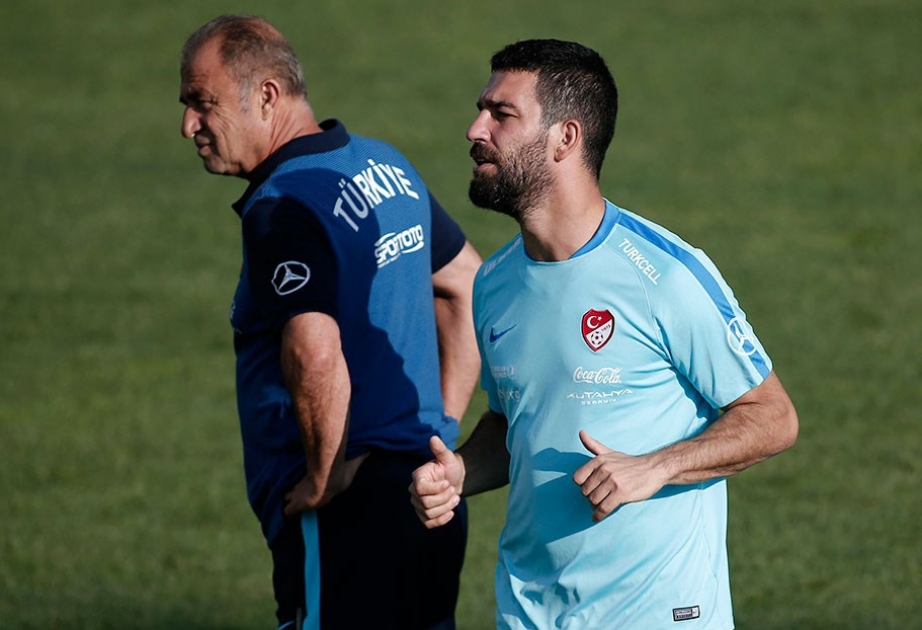 Yığmaya dəvət almayan Arda Turan millidəki karyerasını bitirməyi qərara alıb VİDEO