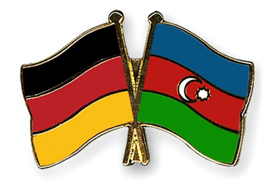 الرئيس علييف يهنئ نظيره الألماني بيوم الوحدة الألمانية