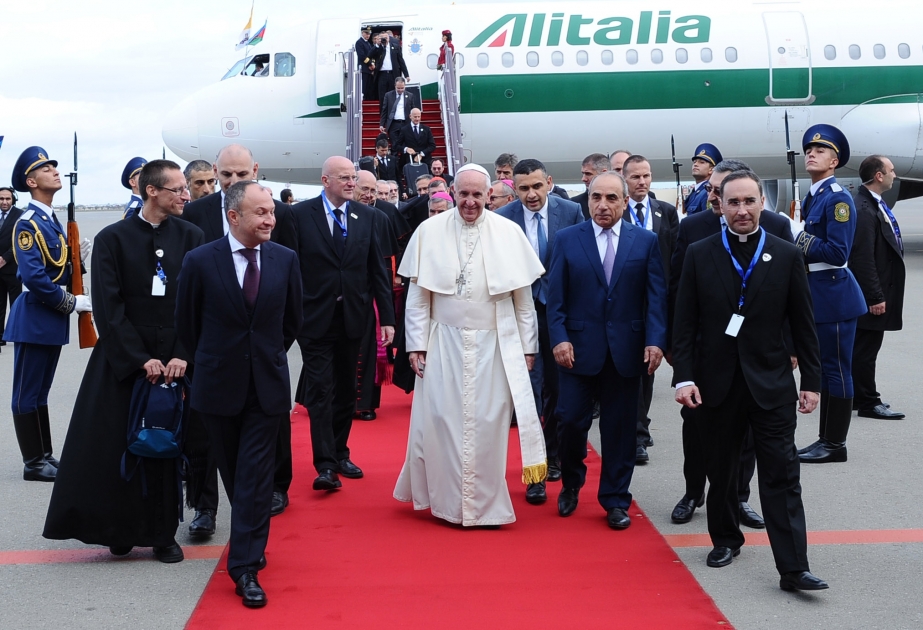 Papst Franziskus in Aserbaidschan eingetroffen