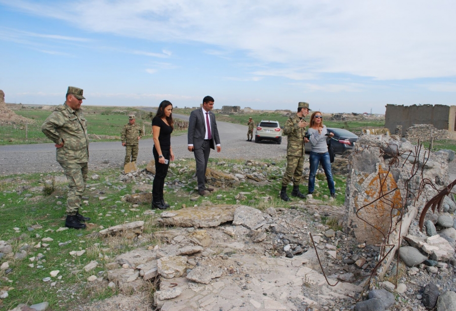 Spanish EFE news agency editor visits Azerbaijani front line district