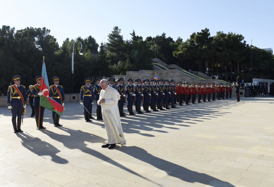 Le pape François rend hommage aux martyrs