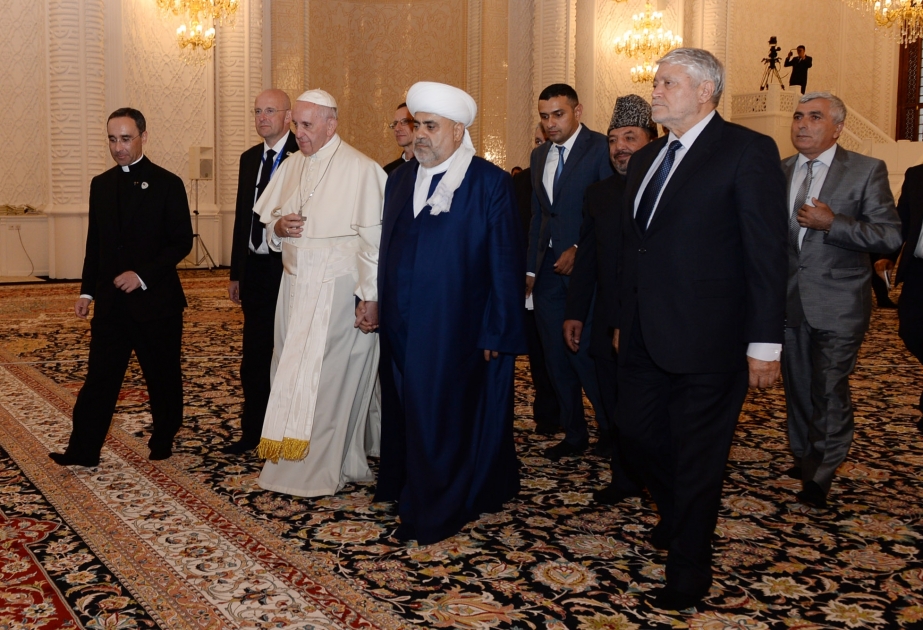 Pope Francis visits Heydar Mosque