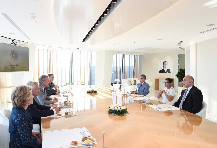 Rencontre de Mehriban Aliyeva avec la délégation menée par Jean-François Mancel