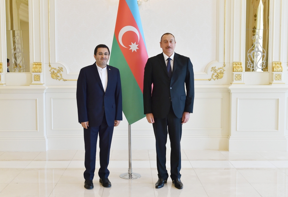 Prezident İlham Əliyev İranın Azərbaycanda yeni təyin olunmuş səfirinin etimadnaməsini qəbul edib [YENİLƏNİB] VİDEO