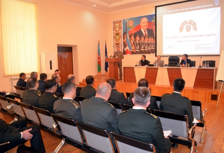 Bakıda NATO-nun mobil təlim qrupu tərəfindən seminar keçirilir