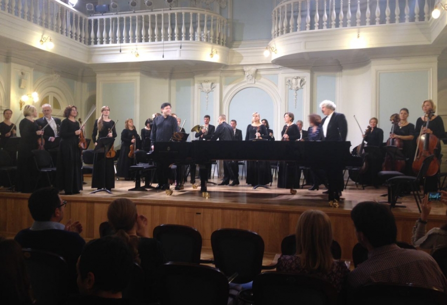 Azerbaijani People`s Artist performs in Moscow