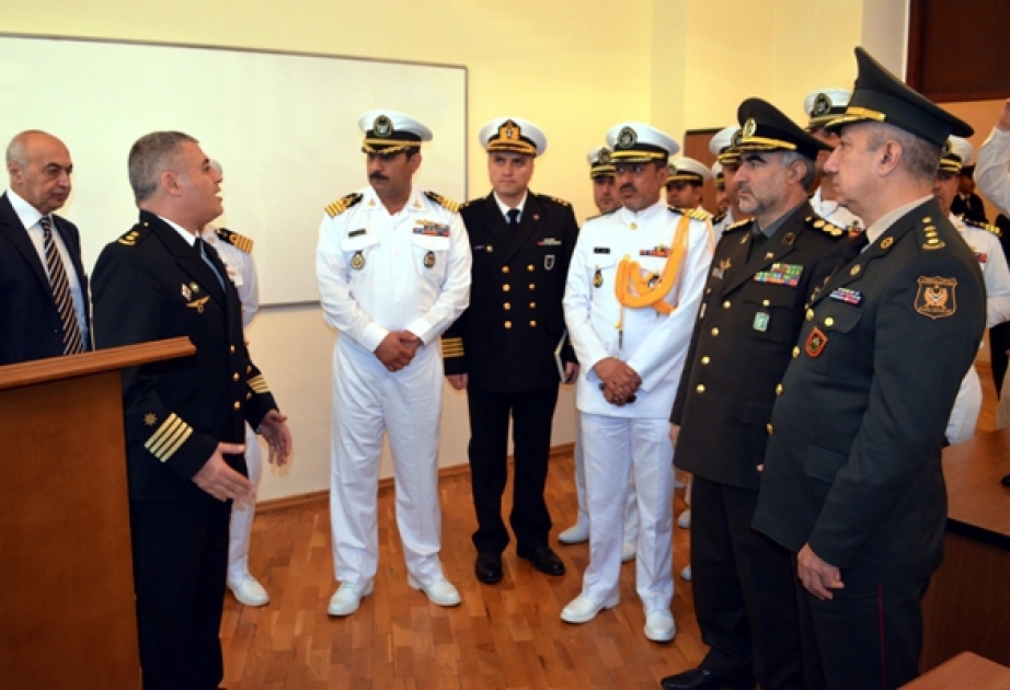 Iranische Delegation besucht Marine-Militärhochschule „Heydar Aliyev“