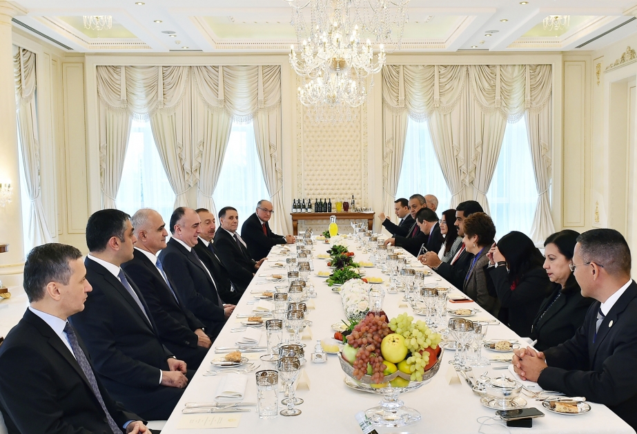 President Ilham Aliyev hosted official dinner for Venezuelan President VIDEO