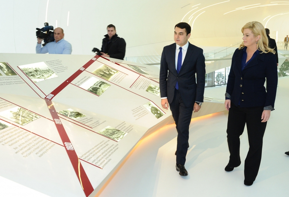 Знакомство с Центром Гейдара Алиева произвело на Президента Хорватии большое впечатление
