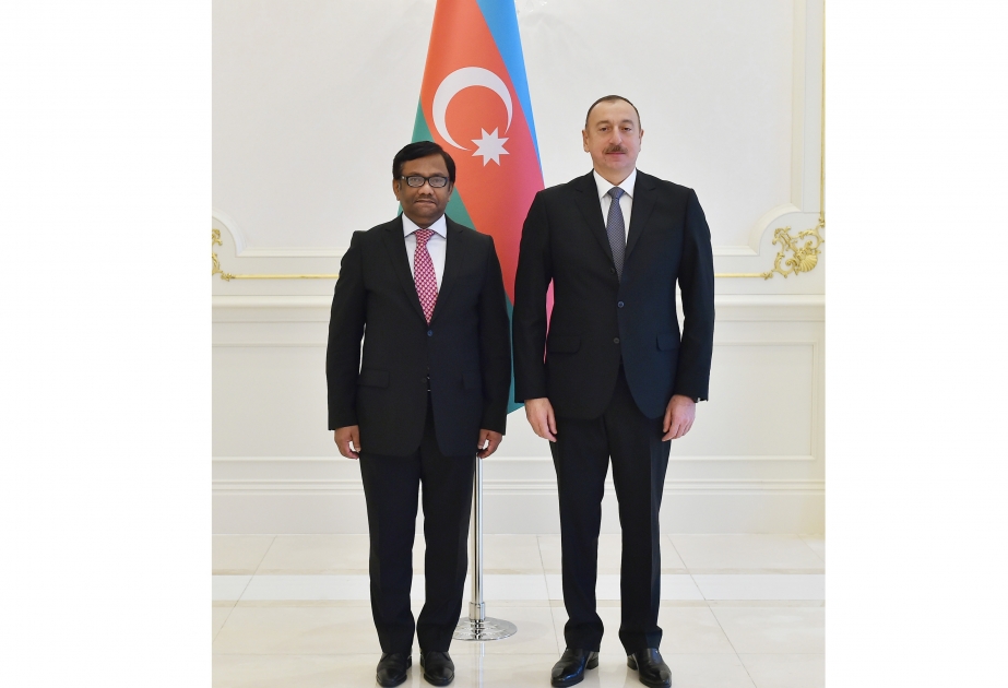Präsident Ilham Aliyev nimmt Beglaubigungsschreiben des neuen Botschafters von Bangladesch entgegen VIDEO