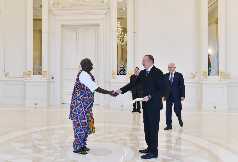 Le président de la République reçoit le nouvel ambassadeur du Ghana en Azerbaïdjan VIDEO