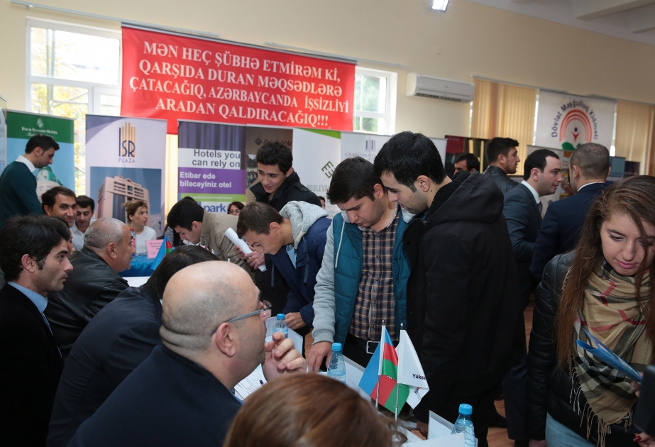 “Karyerada ilk addım” devizi altında əmək yarmarkası keçirilib
