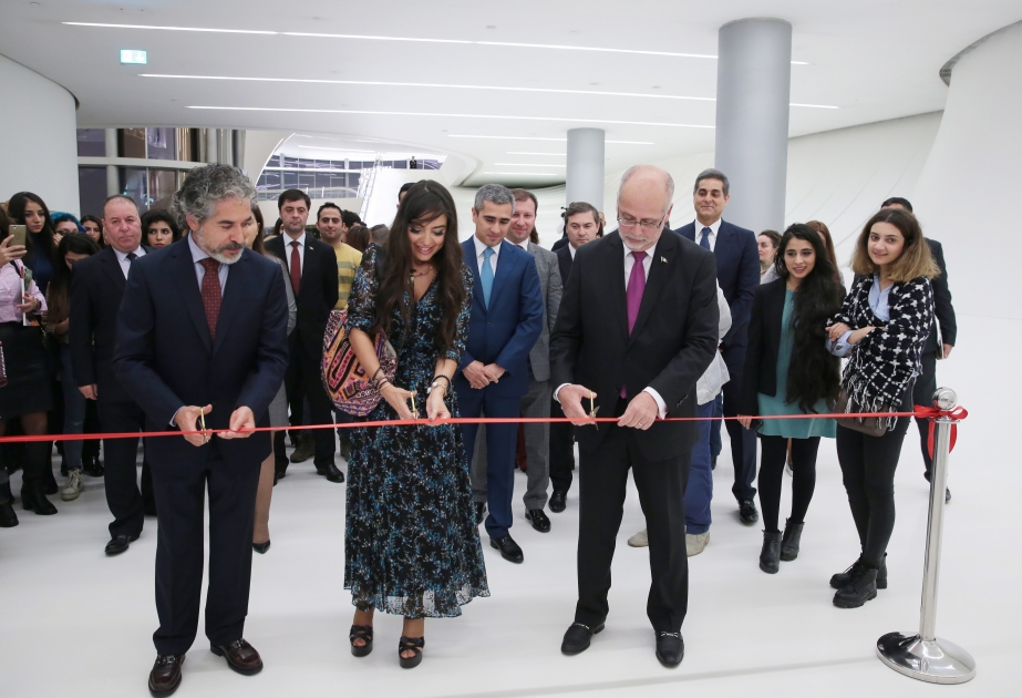 Une exposition du sculpteur mexicain Jorge Marín s’ouvre au Centre Heydar Aliyev