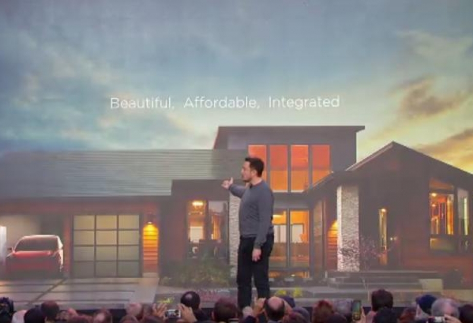 Tesla представила солнечные батареи, интегрированные в крышу дома