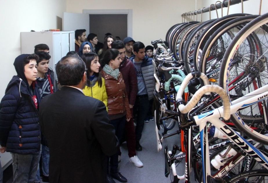 Gənclər “Velosiped sürməyin insan orqanizminə faydaları” mövzusunda seminarda iştirak ediblər