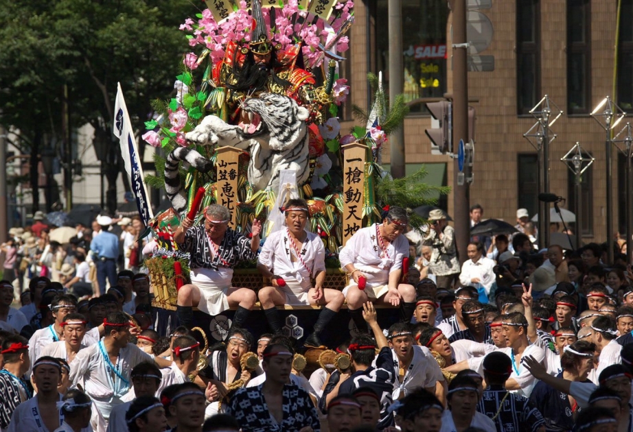 UNESCO Yaponiya festivallarını Qeyri-Maddi Mədəni İrs Siyahısına daxil edə bilər