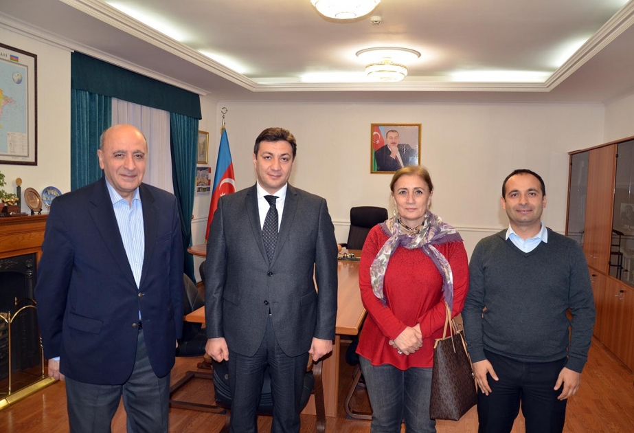Milli Məclisin deputatları Kiyevdə ümummilli lider Heydər Əliyevin abidəsini ziyarət ediblər
