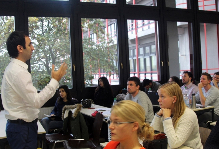 UNEC teacher gives lecture at University of Siegen