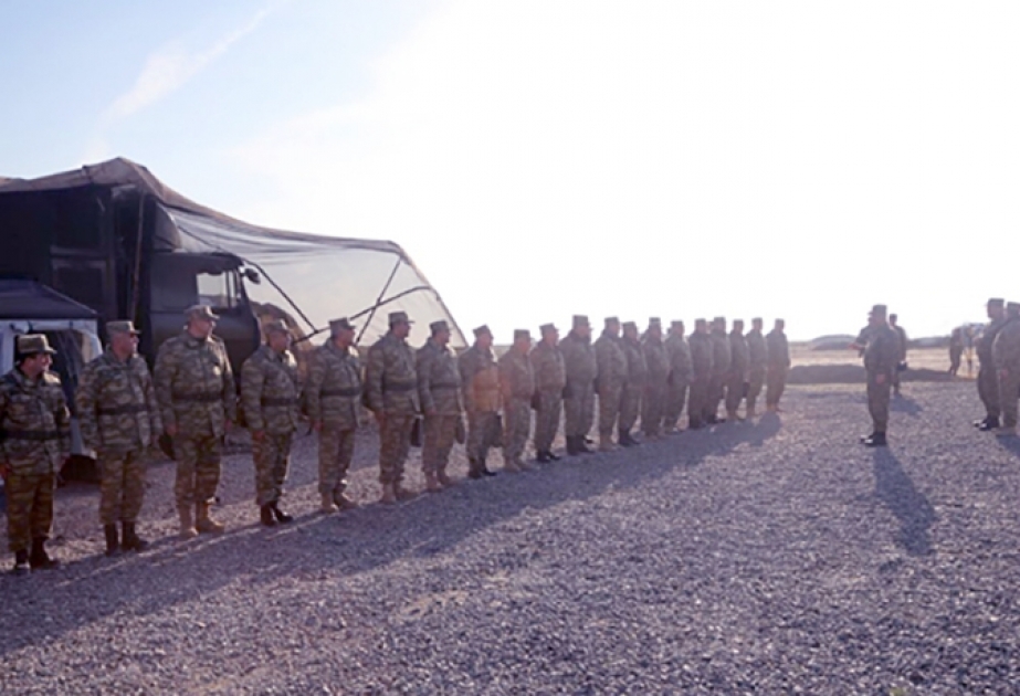 Azerbaijani Defense Minister holds meeting in field conditions