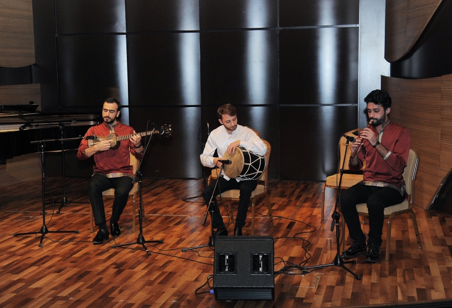 Baku Congress participants treated to concert program