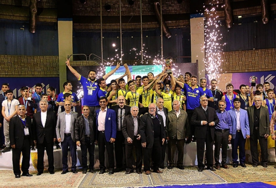 Junior Azerbaijani freestyle wrestlers win silver medal in Iran