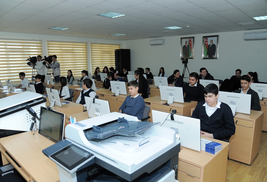 Şagirdlər üçün “İnternetdə uşaqların hüquqları” mövzusunda təlim keçirilib