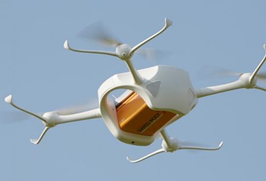 Çexiyada ilk dron-poçtalyon poçt bağlamasını lazımi ünvana çatdırıb
