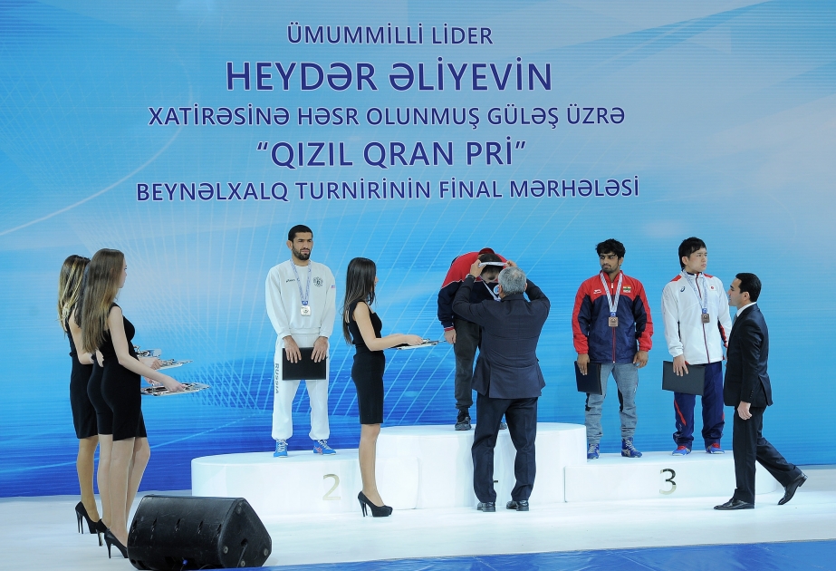 Aserbaidschanische Ringer gewinnen am ersten Tag des internationalen Ringerturniers “Golden Grand Prix“ 7 Medaillen