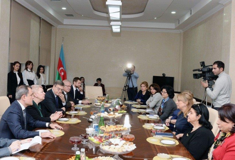 Министр образования РФ встретилась с директорами школ Азербайджана