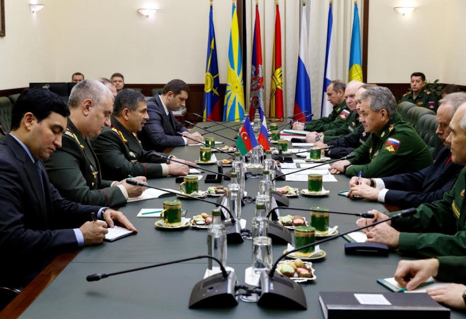 Aserbaidschanische und russische Verteidigungsministerien unterzeichnen einen Kooperationsplan für 2017