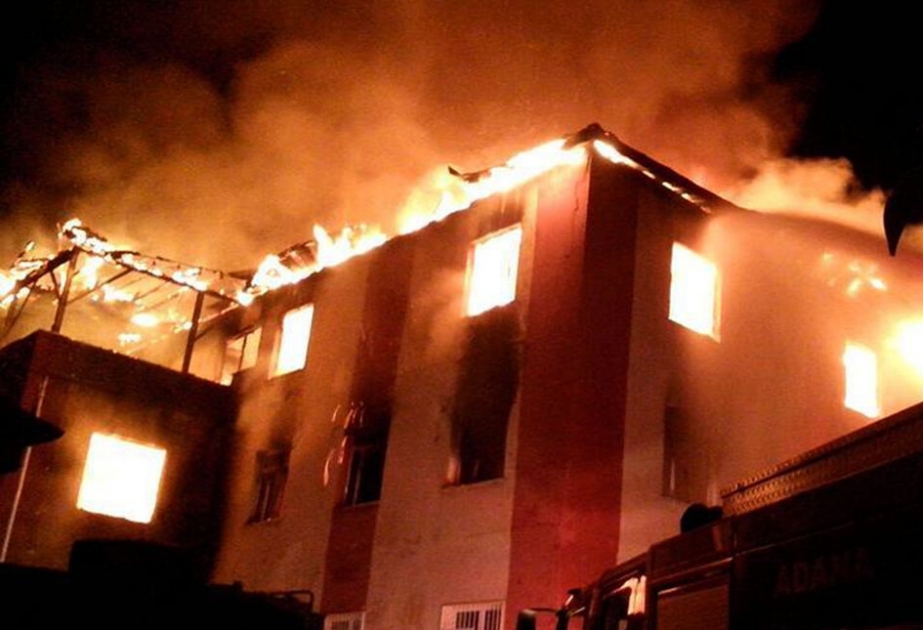 土耳其东南部一高中学生宿舍发生火灾致12人死亡