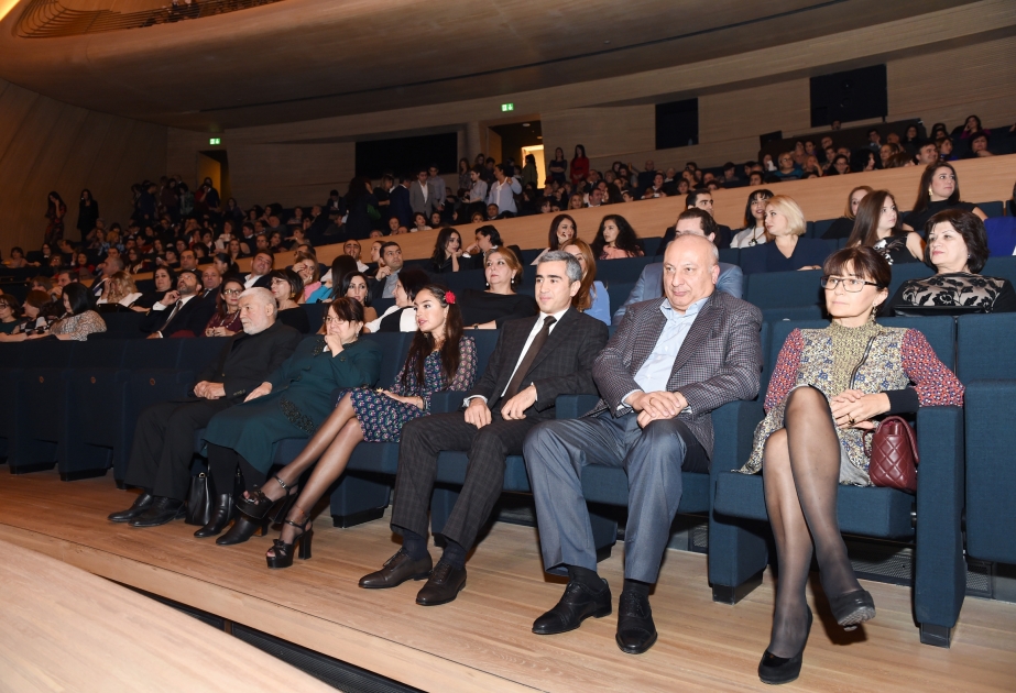 Concert de Strauss Festival Orchestra de Vienne au Centre Heydar Aliyev à Bakou