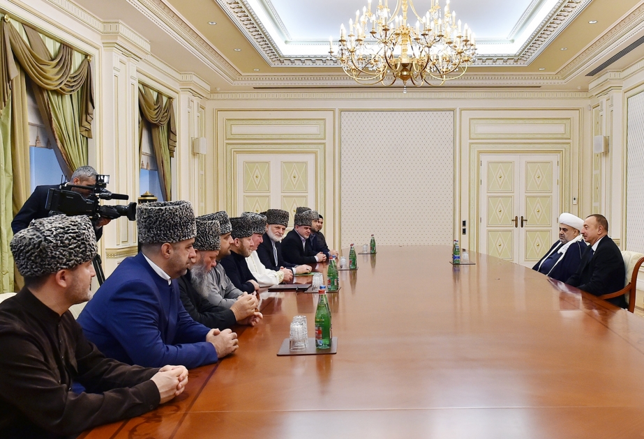 Präsident Ilham Aliyev empfängt Mitglieder des Obersten Religiösen Rates der Kaukasusvölker VIDEO