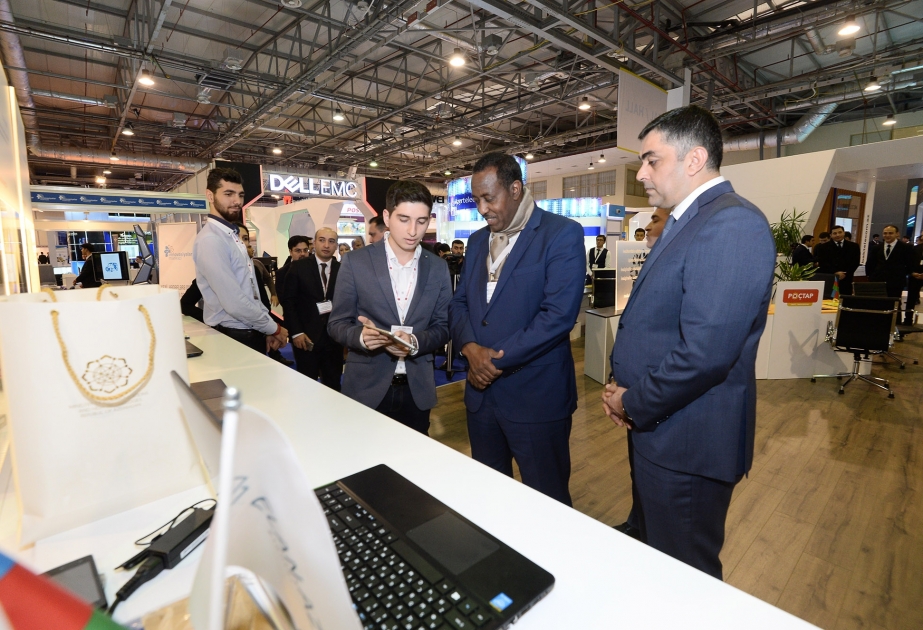 Director General of Universal Postal Union views BakuTel 2016 exhibition