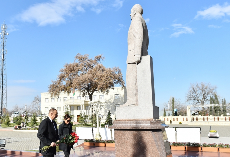 Präsident Ilham Aliyev im Bezirk Agdam VIDEO