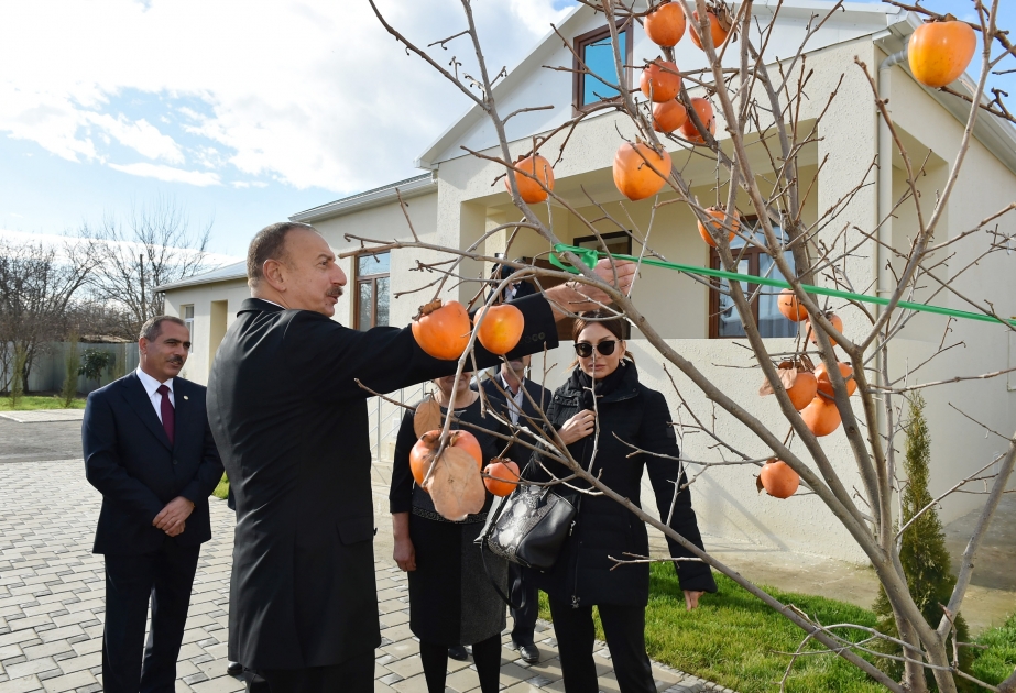 Aghdam: le président Ilham Aliyev s’intéresse aux travaux de construction et de restauration des maisons endommagées suite aux tirs arméniens VIDEO