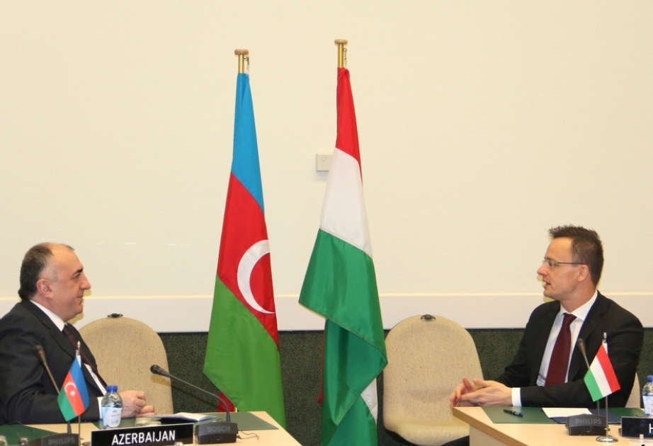 Brüssel: Außenminister Elmar Mammadyarov trifft sich mit seinem ungarischen Amtskollegen