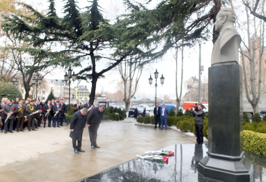 Ümummilli lider Heydər Əliyevin xatirəsi Gürcüstanda ehtiramla yad edilib