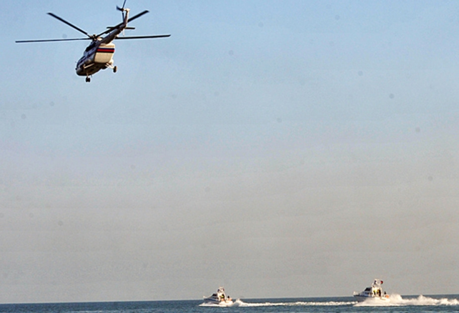 К поискам пропавших без вести на Каспии привлечен один вертолет МЧС