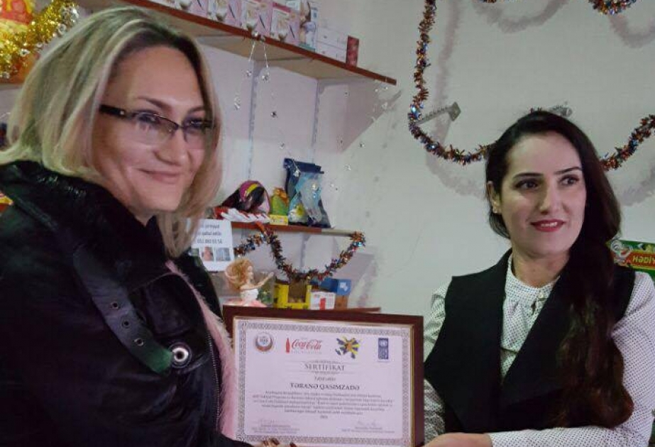 “Kənd və rayon qadınlarının iqtisadi və sosial həyatda iştirakının təşviqi” adlı layihənin iştirakçılarına sertifikatlar verilib
