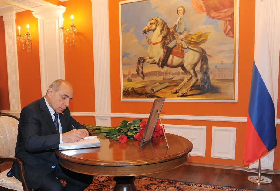 Book of condolences opens at Russian Embassy in Baku