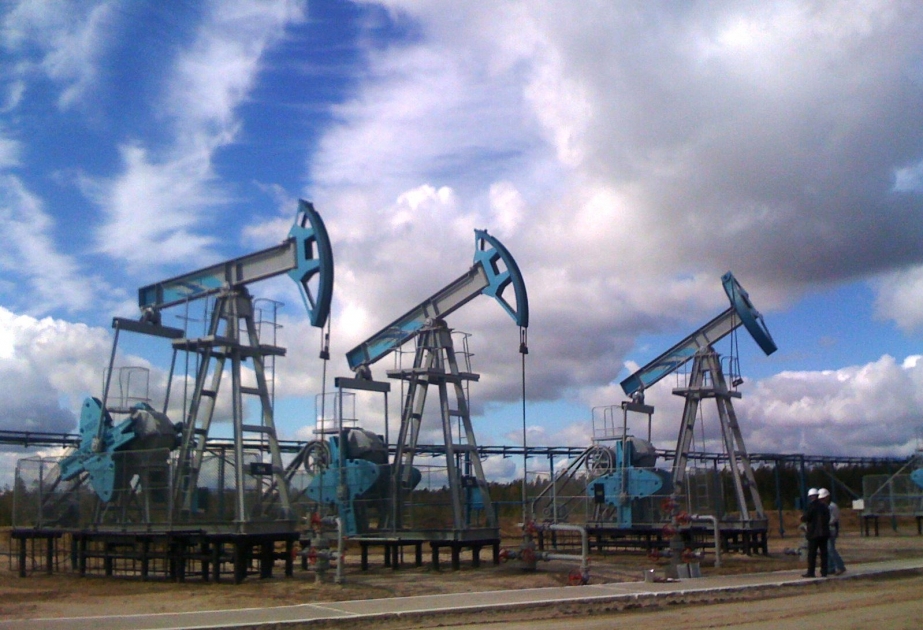 Russia surpasses Saudi Arabia on average daily oil production