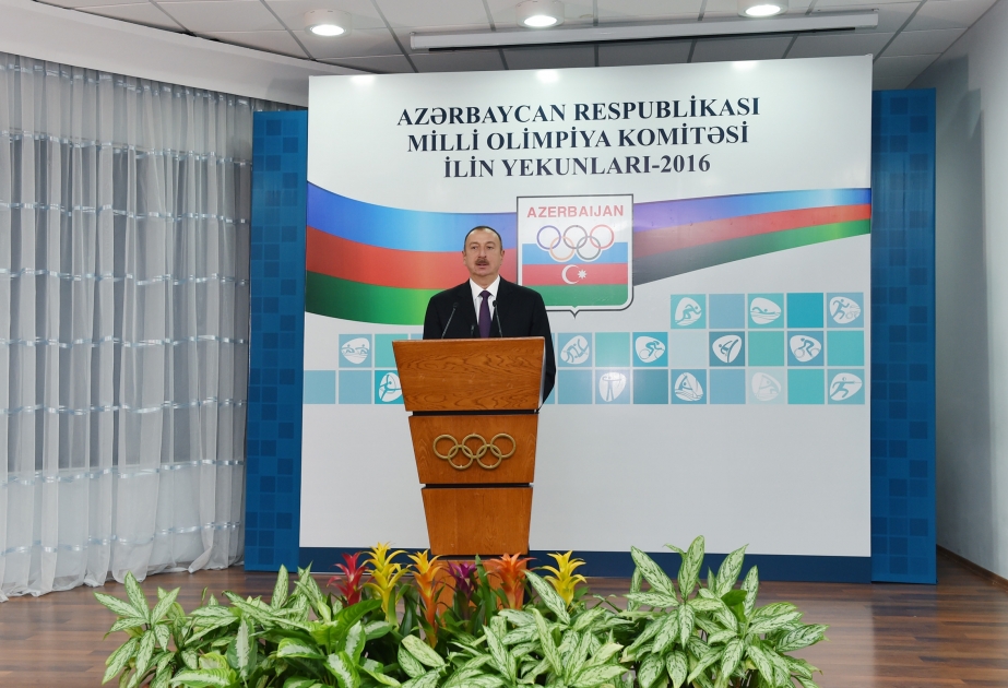 Präsident Ilham Aliyev zeichnet die besten Sportler des Jahres 2016 aus VIDEO