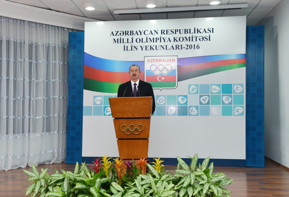 Le président Ilham Aliyev participe à une cérémonie consacrée au bilan sportif de 2016 VIDEO